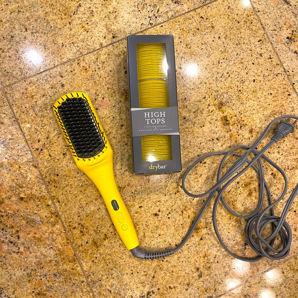 COPY - Drybar brush crush straightening iron